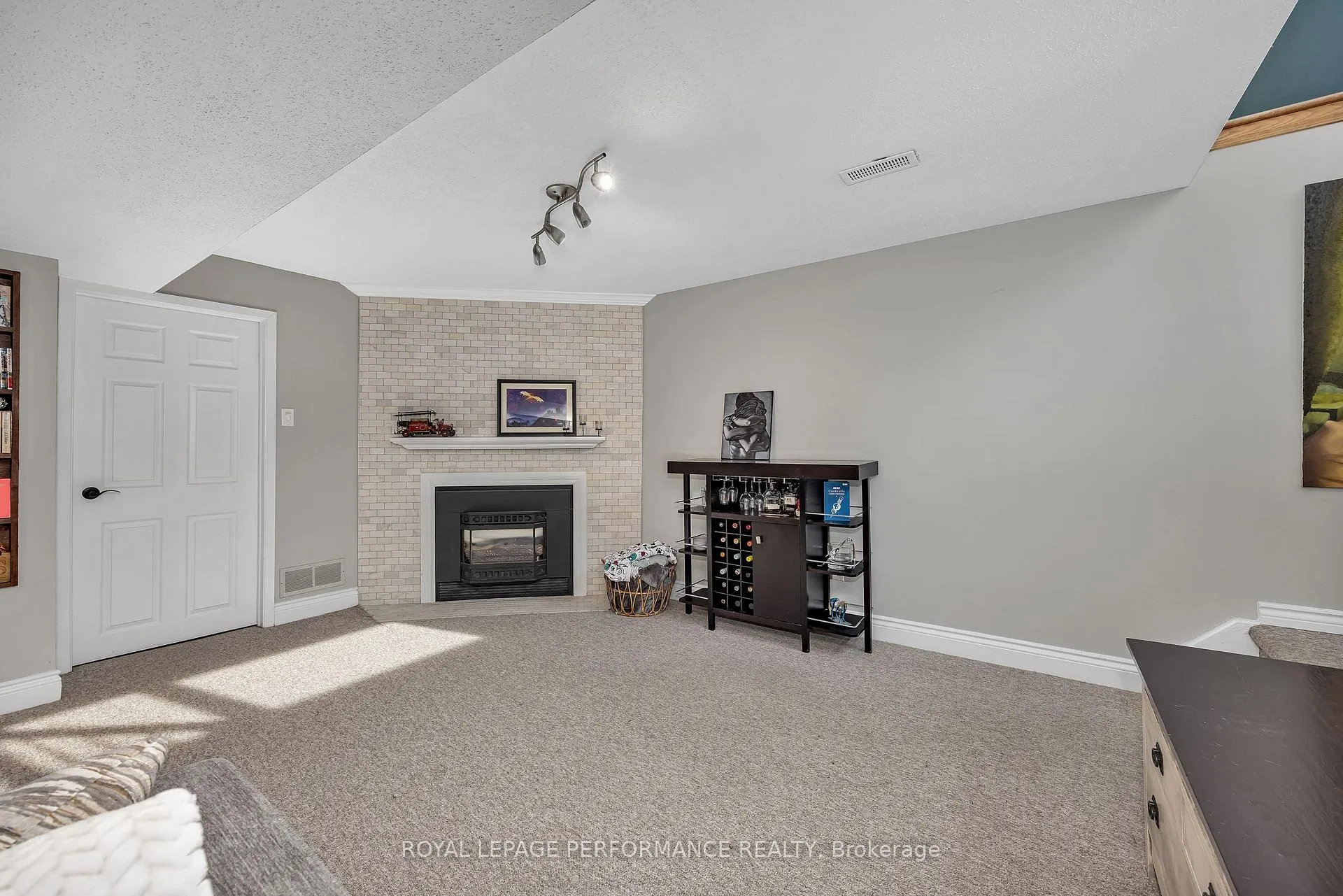 Photo 39 of 81 Saddle Crescent, Ottawa, Hunt Club Park — HOMEH