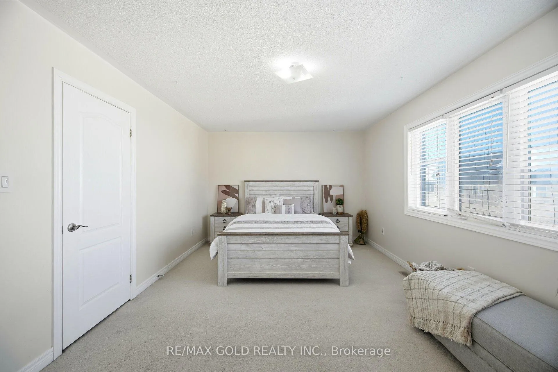 Photo 21 of 27 Frostbite Lane, Brampton, Sandringham-Wellington — HOMEH