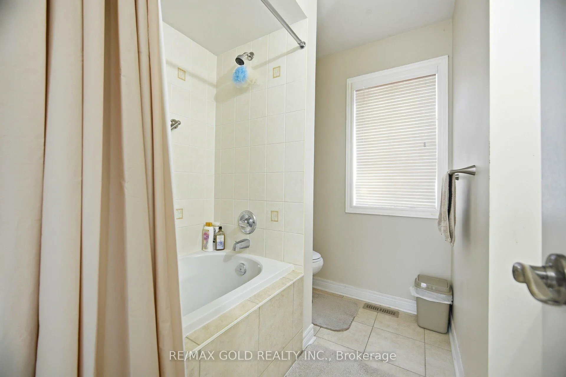 Photo 32 of 27 Frostbite Lane, Brampton, Sandringham-Wellington — HOMEH
