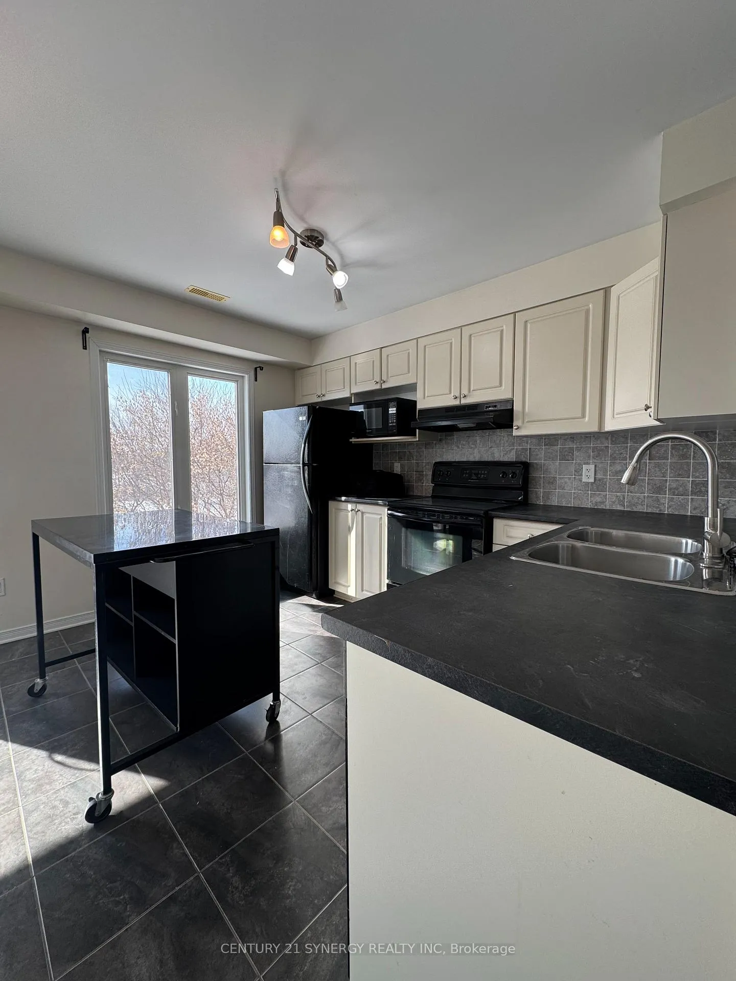 Photo 7 of Unit 4, 280 Tivoli Private, Ottawa, Merivale Industrial Park/Citiplace — HOMEH