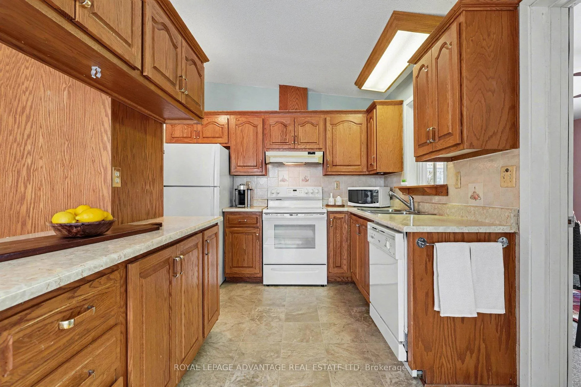 Photo 9 of 4 Otterdale Crescent E, Rideau Lakes, Rideau Lakes (South Elmsley) Twp — HOMEH