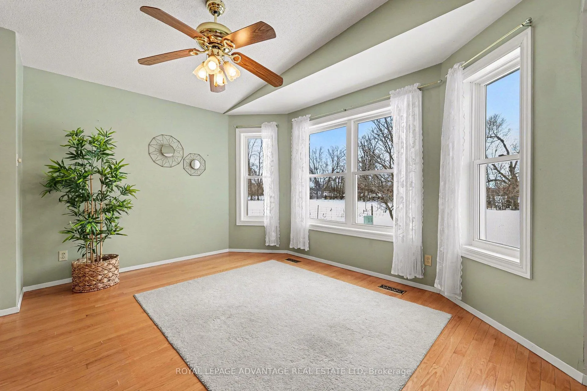 Photo 13 of 4 Otterdale Crescent E, Rideau Lakes, Rideau Lakes (South Elmsley) Twp — HOMEH