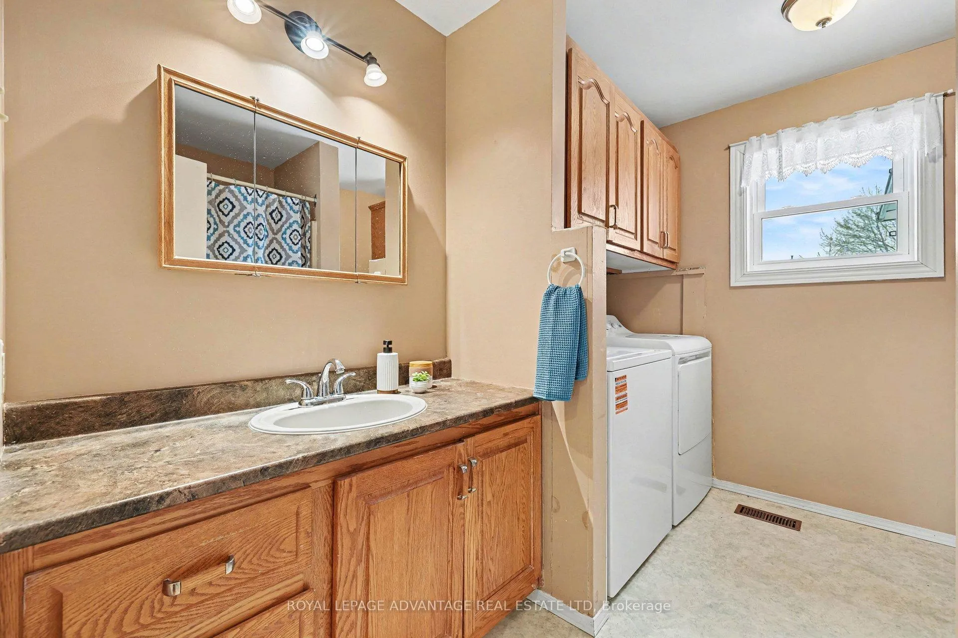 Photo 15 of 4 Otterdale Crescent E, Rideau Lakes, Rideau Lakes (South Elmsley) Twp — HOMEH