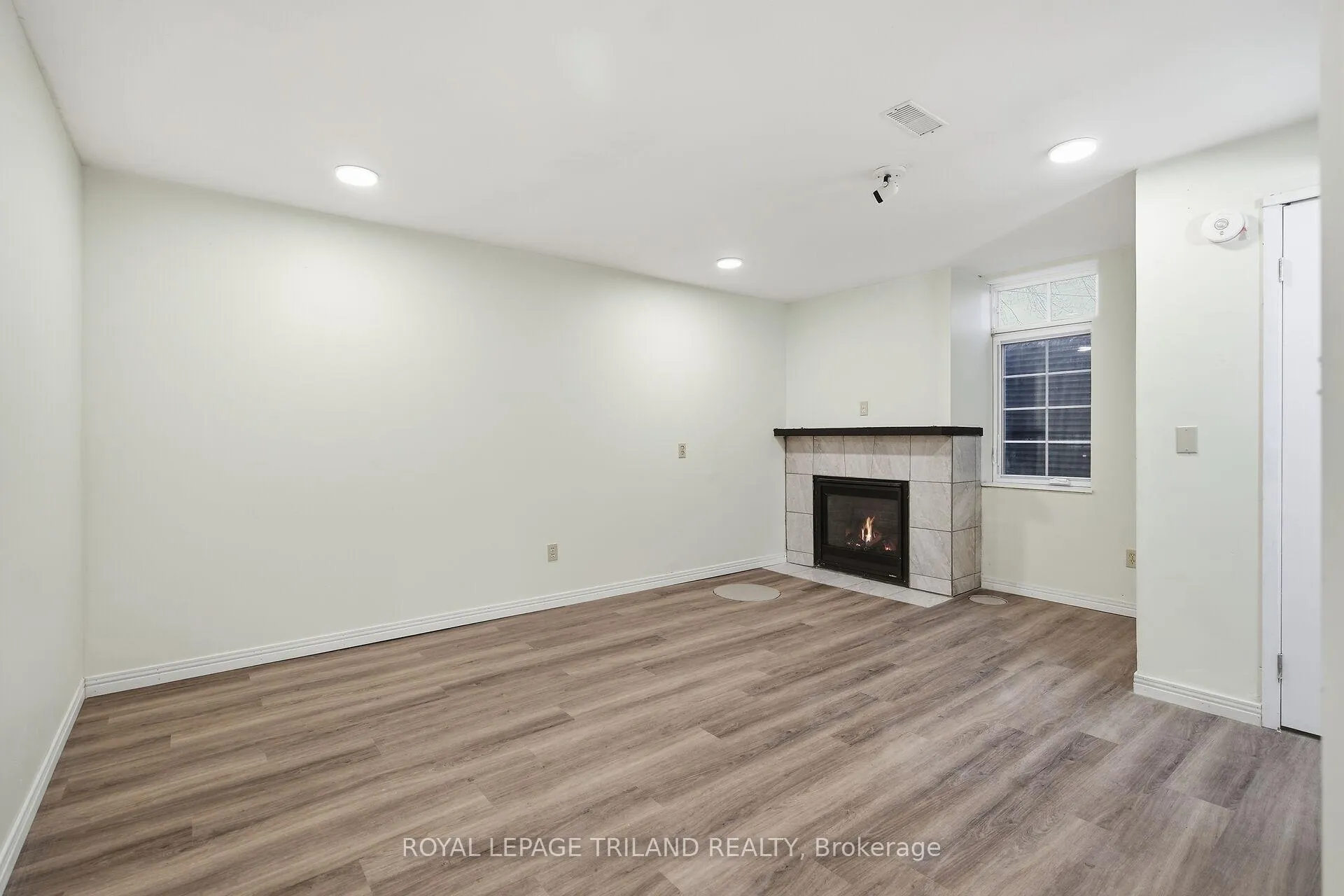 Photo 2 of Unit 2, 233 Centennial Avenue, St. Thomas — HOMEH