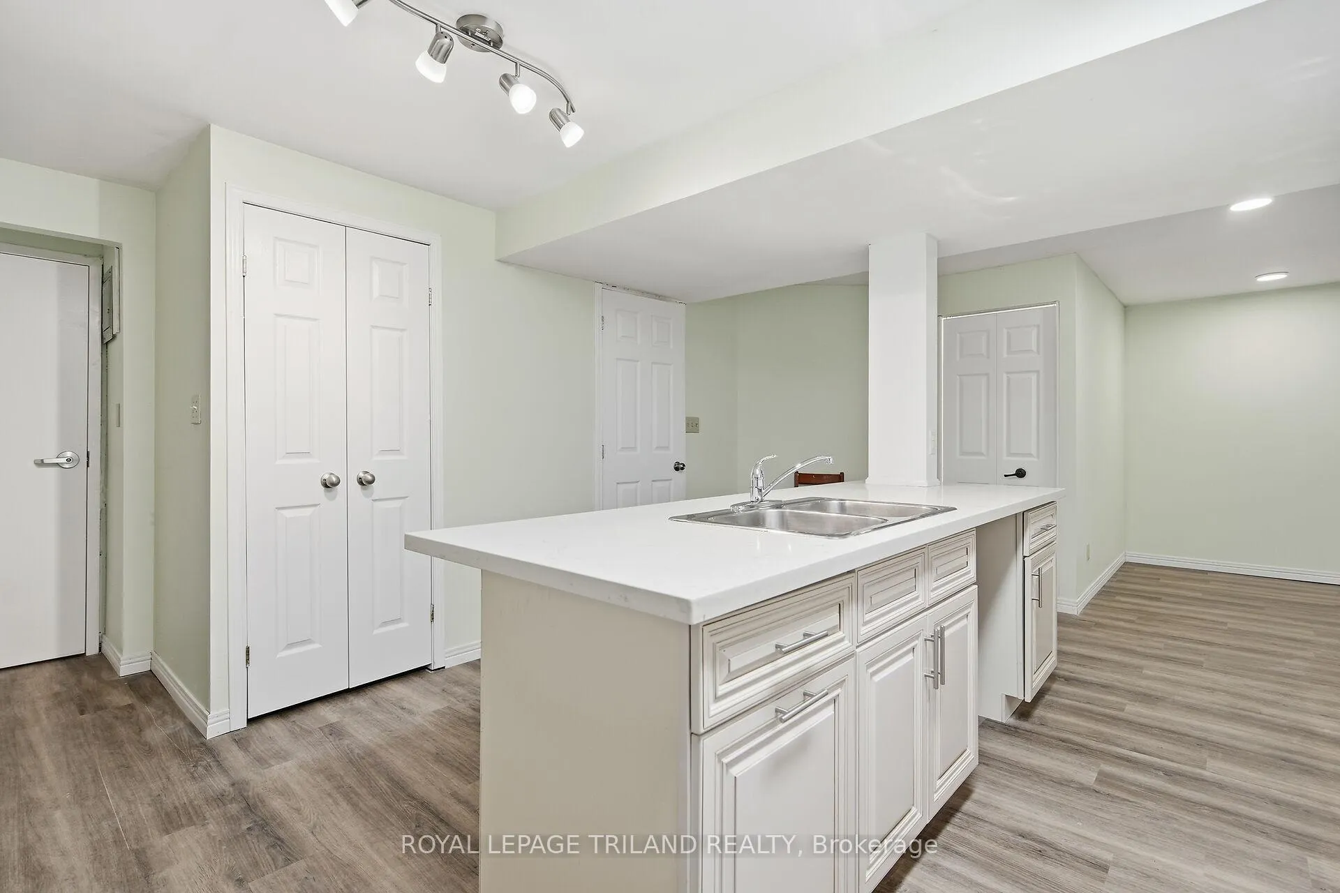 Photo 3 of Unit 2, 233 Centennial Avenue, St. Thomas — HOMEH