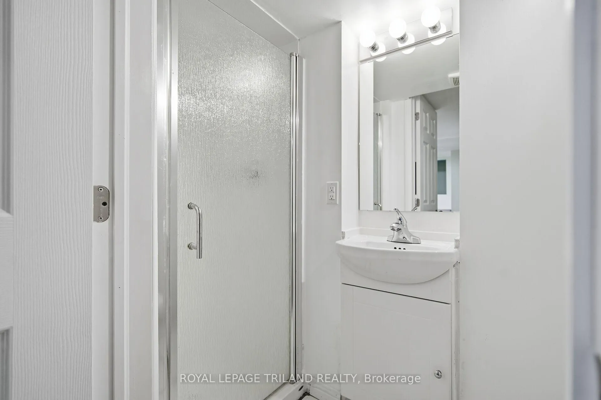 Photo 10 of Unit 2, 233 Centennial Avenue, St. Thomas — HOMEH