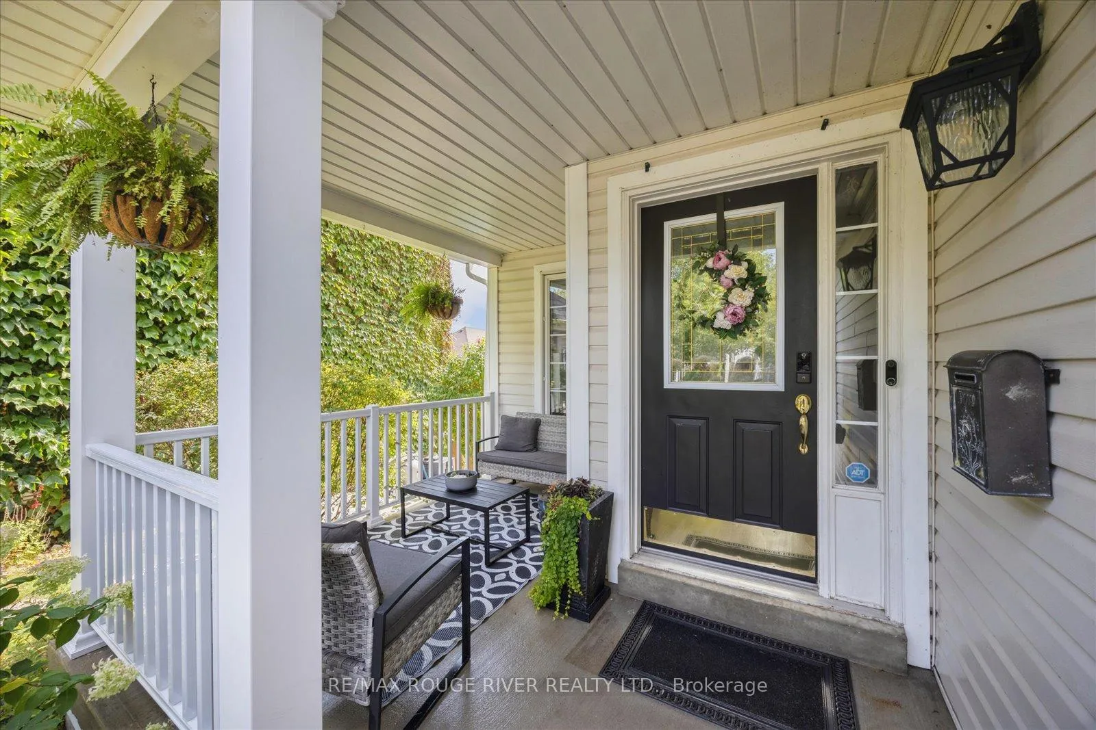 Photo 3 of 47 Downey Drive, Whitby, Brooklin — HOMEH