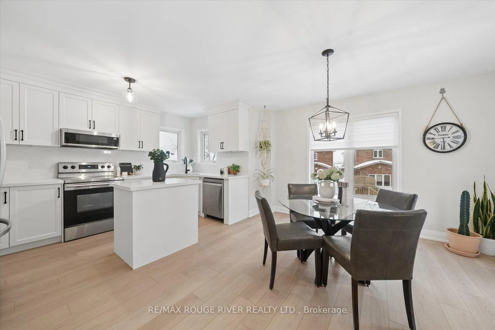 Photo 9 of 47 Downey Drive, Whitby, Brooklin — HOMEH
