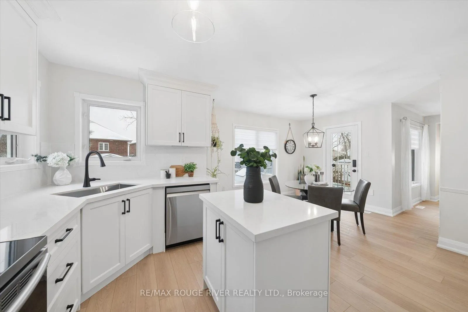Photo 10 of 47 Downey Drive, Whitby, Brooklin — HOMEH