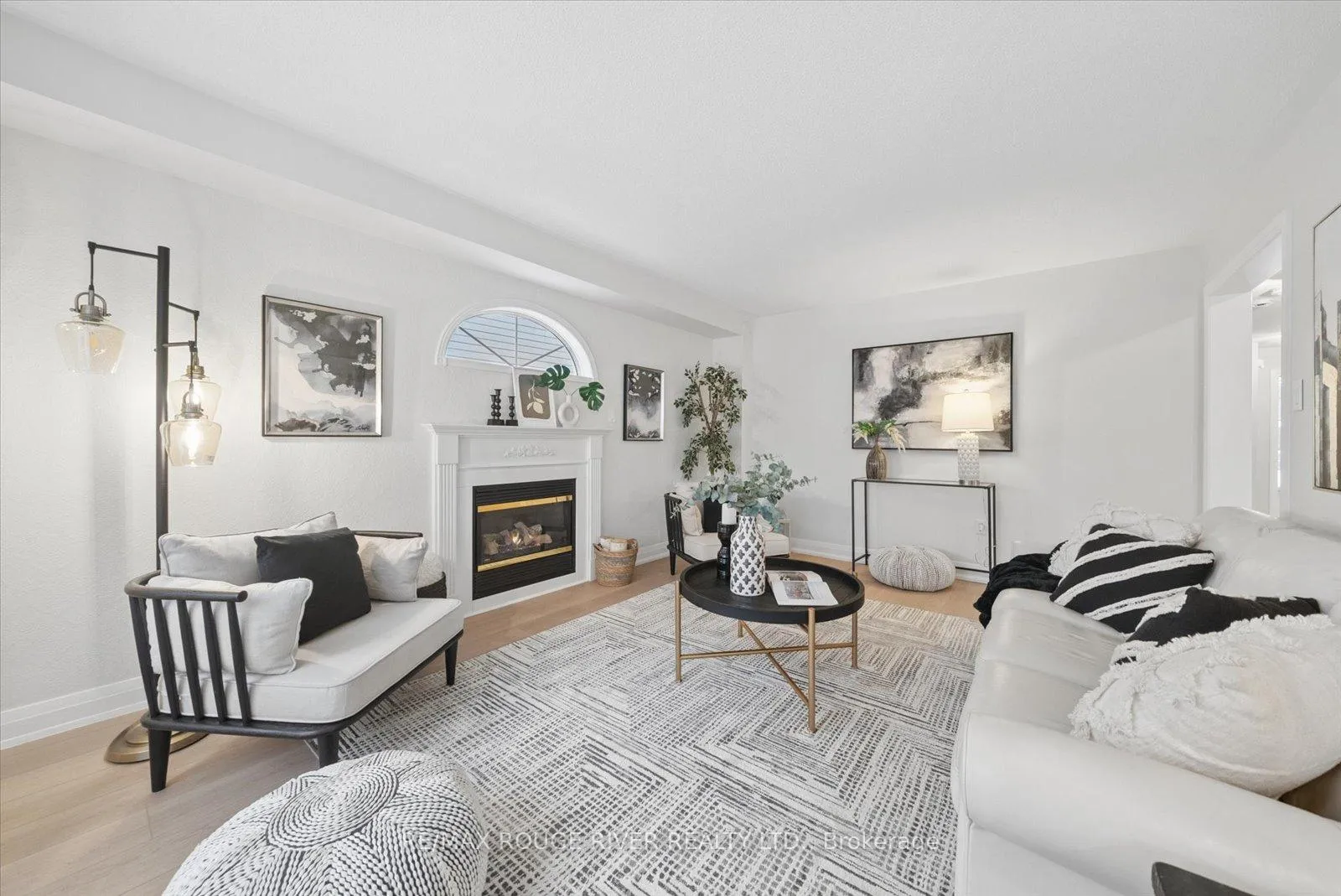 Photo 14 of 47 Downey Drive, Whitby, Brooklin — HOMEH