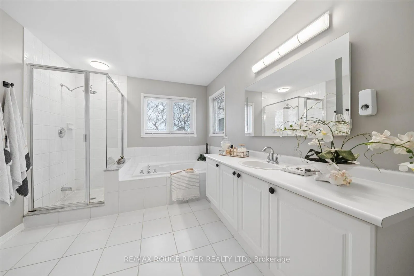 Photo 20 of 47 Downey Drive, Whitby, Brooklin — HOMEH