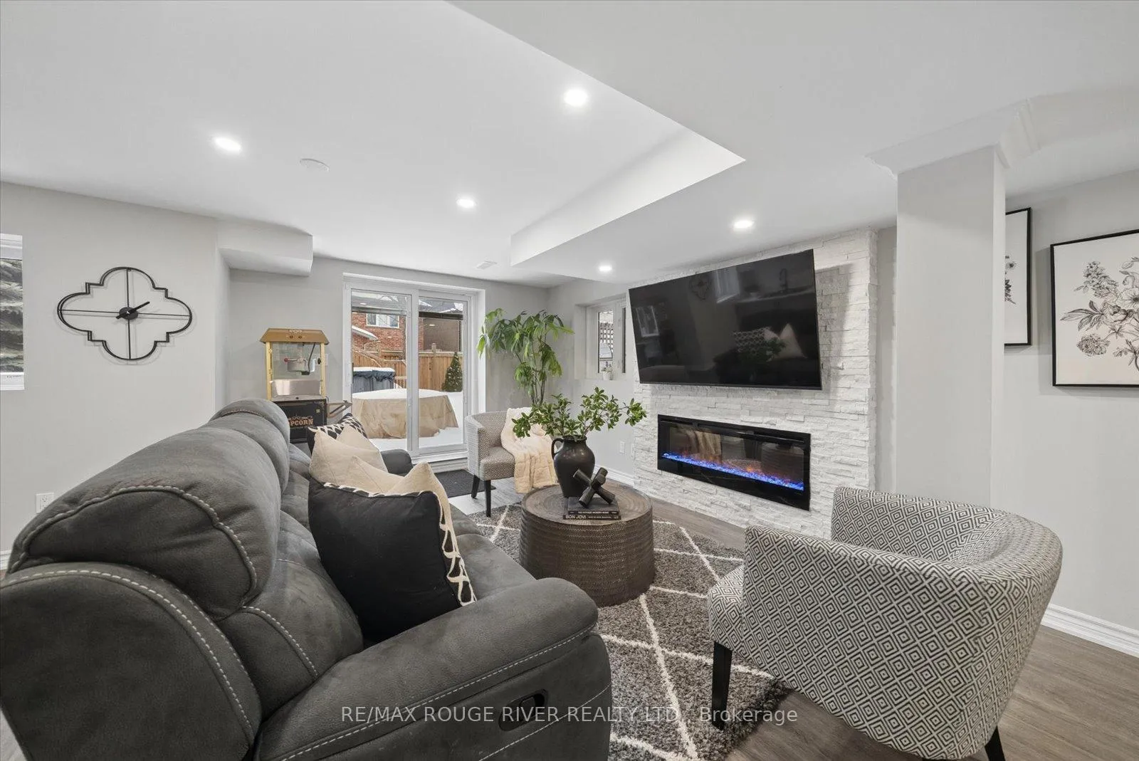 Photo 26 of 47 Downey Drive, Whitby, Brooklin — HOMEH