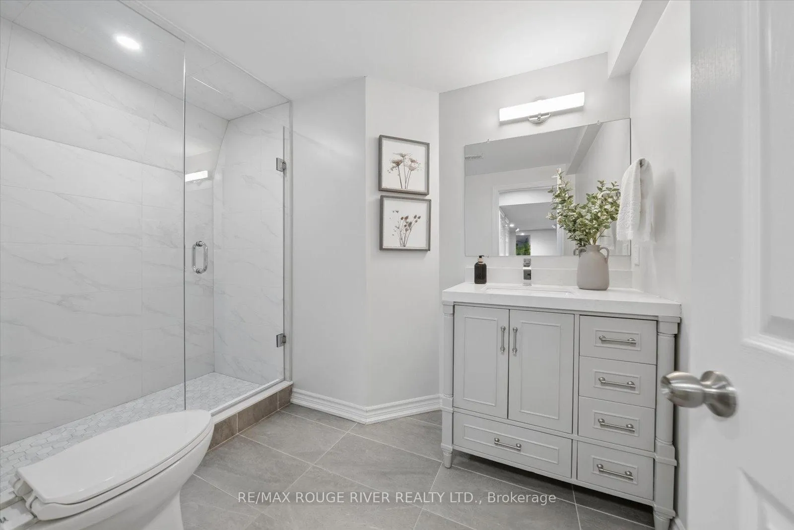 Photo 32 of 47 Downey Drive, Whitby, Brooklin — HOMEH