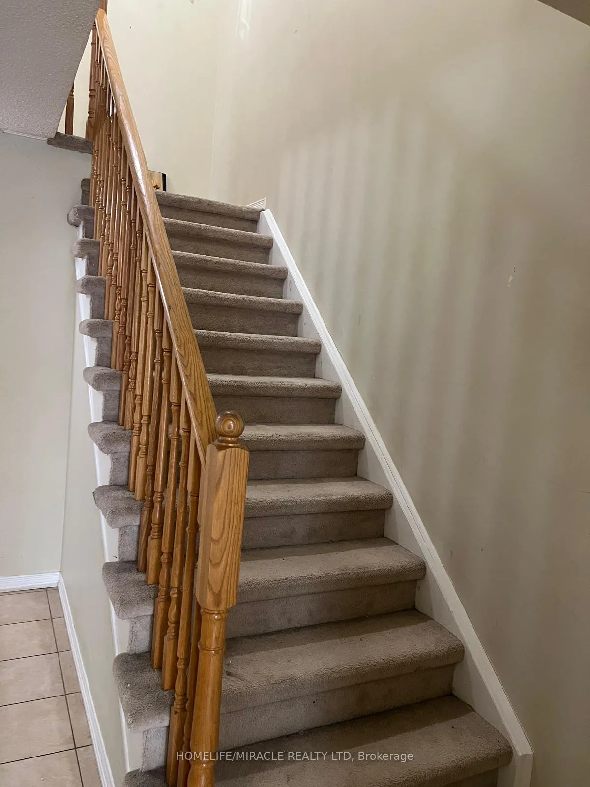 Photo 11 of 33 Revelstoke Place, Brampton, Sandringham-Wellington — HOMEH