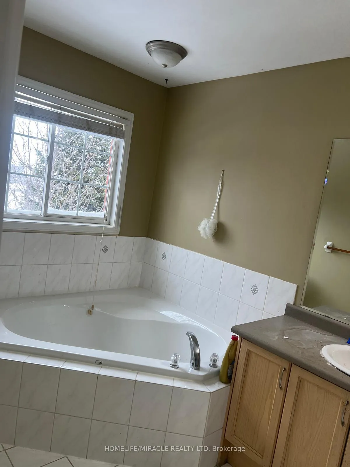 Photo 24 of 33 Revelstoke Place, Brampton, Sandringham-Wellington — HOMEH