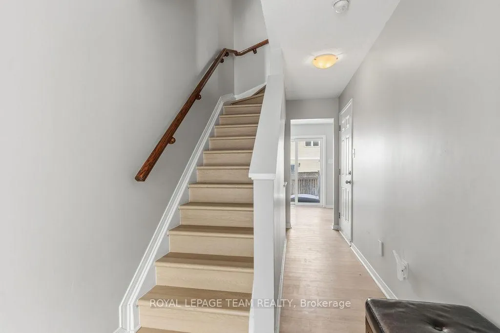 Photo 6 of 402 Sadar Private, Ottawa, Barrhaven - Cedargrove/Fraserdale — HOMEH