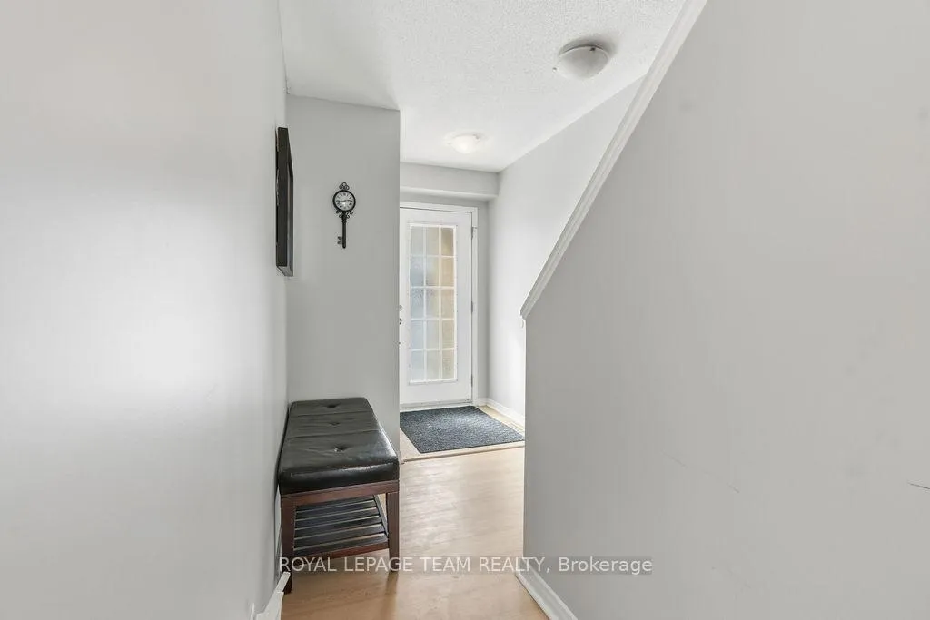 Photo 7 of 402 Sadar Private, Ottawa, Barrhaven - Cedargrove/Fraserdale — HOMEH