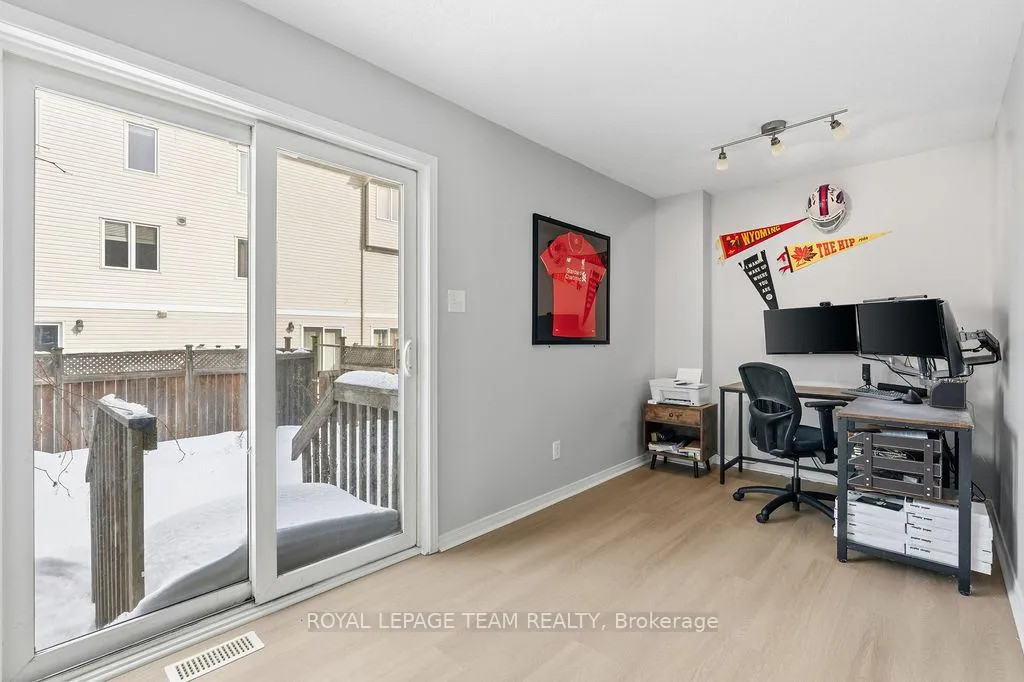 Photo 9 of 402 Sadar Private, Ottawa, Barrhaven - Cedargrove/Fraserdale — HOMEH