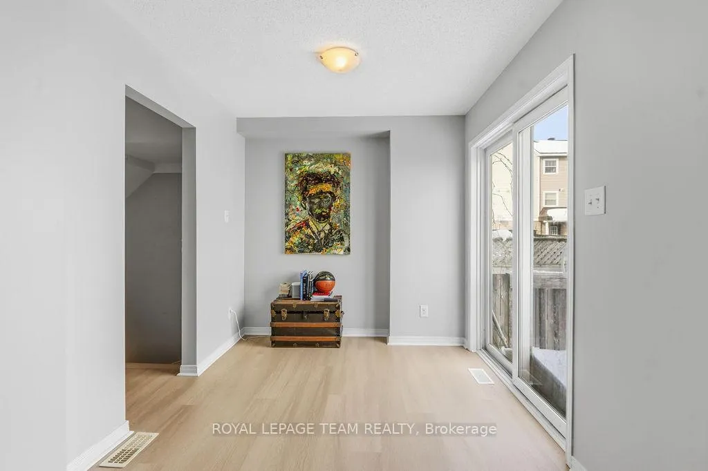 Photo 11 of 402 Sadar Private, Ottawa, Barrhaven - Cedargrove/Fraserdale — HOMEH