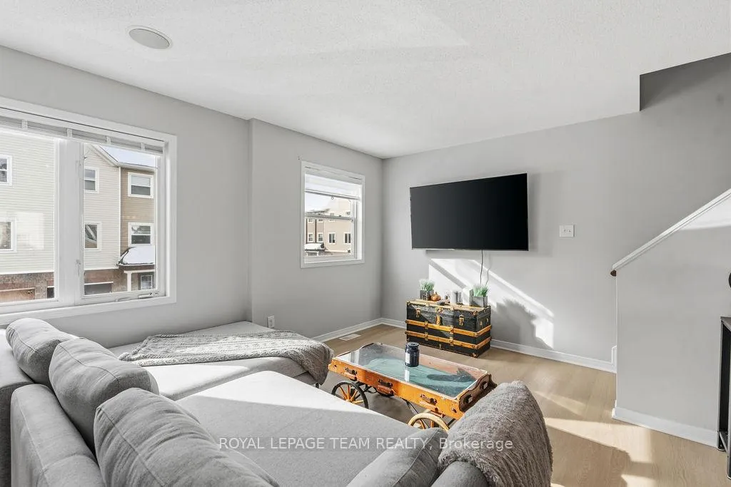 Photo 14 of 402 Sadar Private, Ottawa, Barrhaven - Cedargrove/Fraserdale — HOMEH