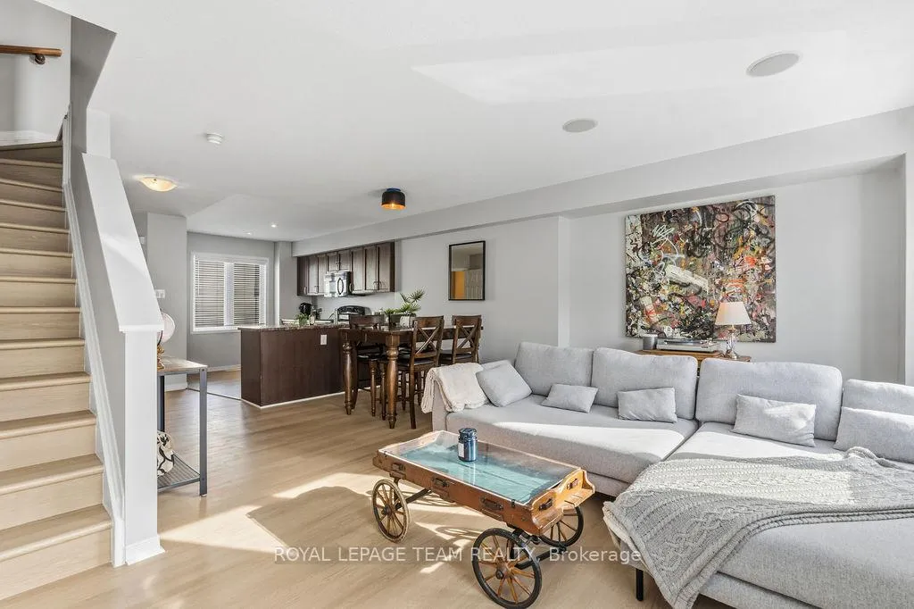 Photo 15 of 402 Sadar Private, Ottawa, Barrhaven - Cedargrove/Fraserdale — HOMEH