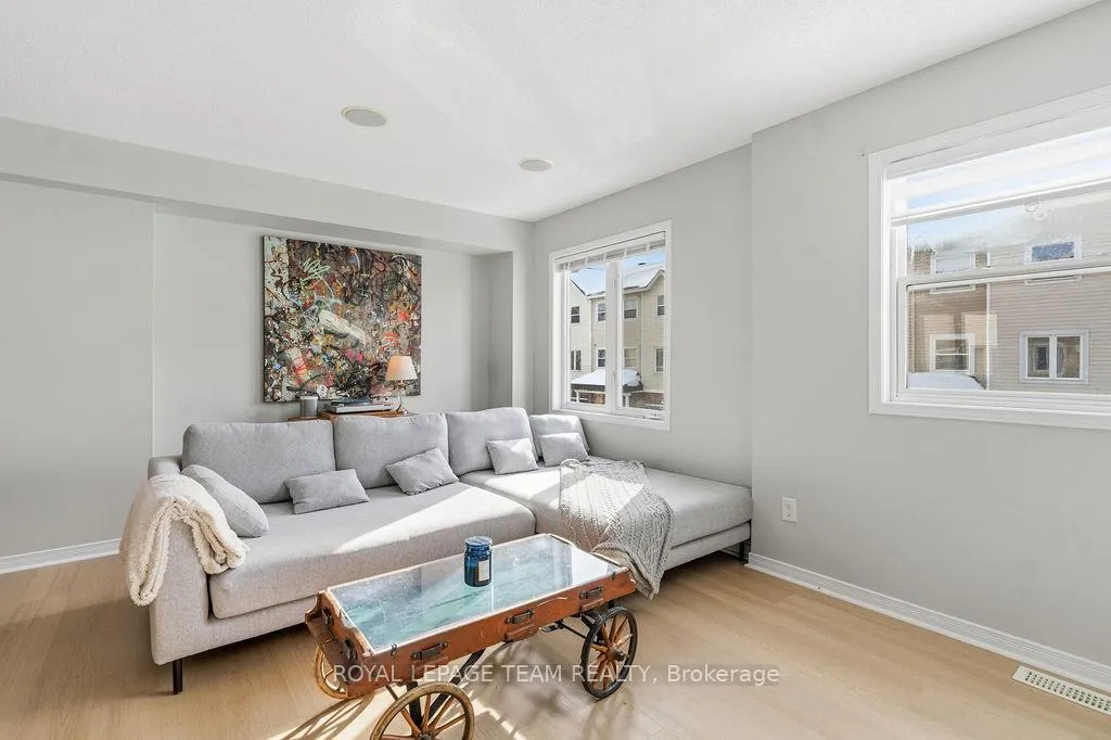 Photo 16 of 402 Sadar Private, Ottawa, Barrhaven - Cedargrove/Fraserdale — HOMEH