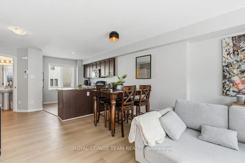 Photo 17 of 402 Sadar Private, Ottawa, Barrhaven - Cedargrove/Fraserdale — HOMEH