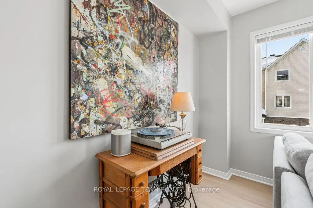 Photo 18 of 402 Sadar Private, Ottawa, Barrhaven - Cedargrove/Fraserdale — HOMEH