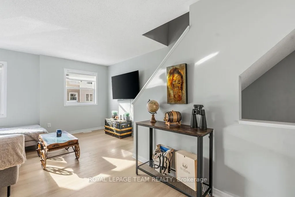 Photo 24 of 402 Sadar Private, Ottawa, Barrhaven - Cedargrove/Fraserdale — HOMEH
