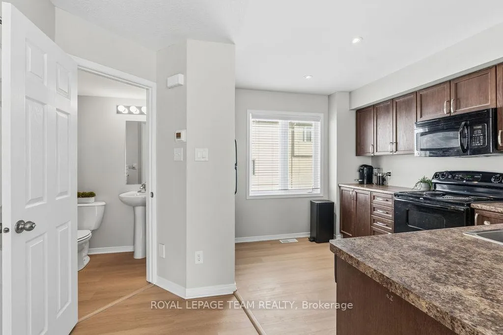Photo 25 of 402 Sadar Private, Ottawa, Barrhaven - Cedargrove/Fraserdale — HOMEH