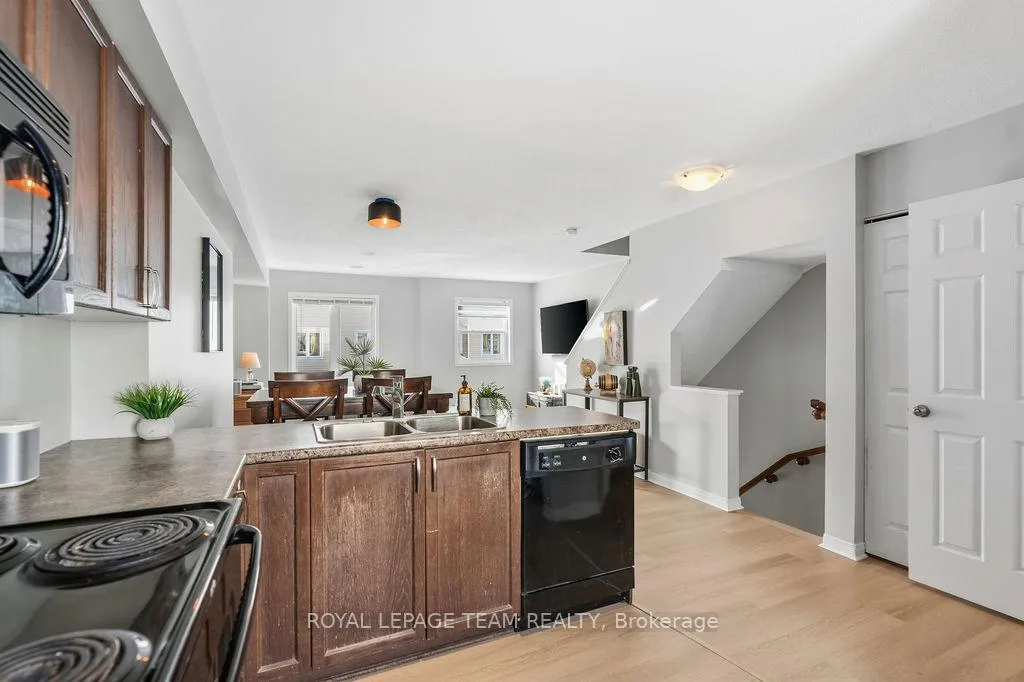 Photo 29 of 402 Sadar Private, Ottawa, Barrhaven - Cedargrove/Fraserdale — HOMEH
