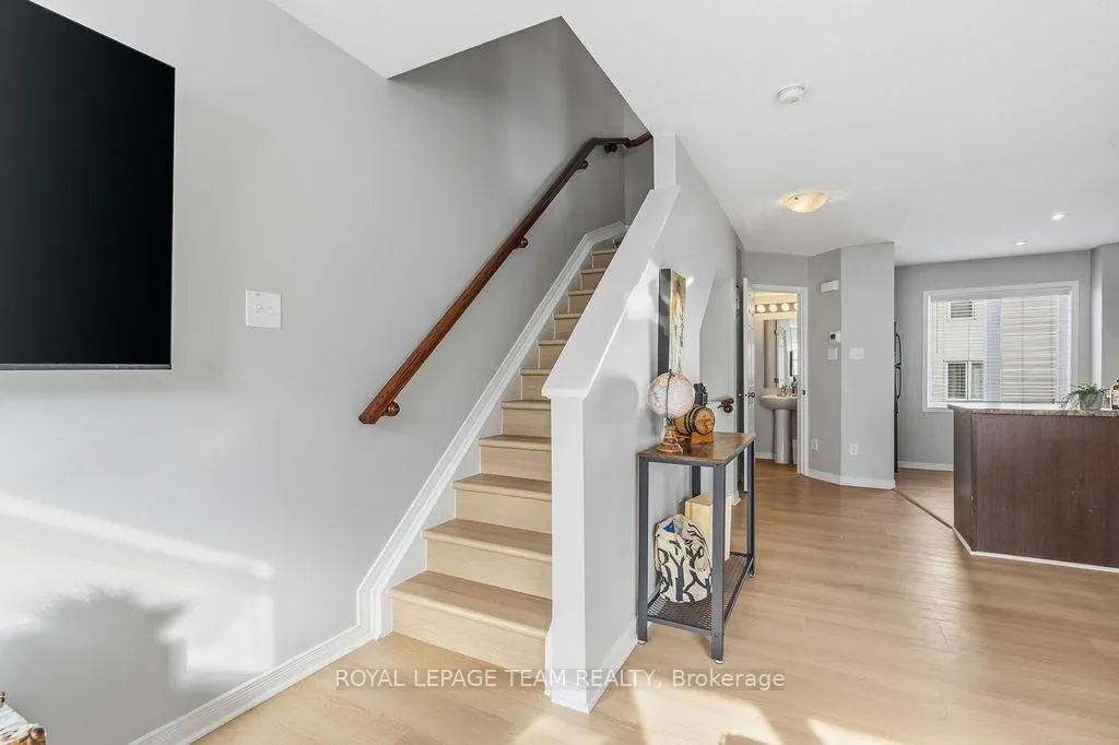 Photo 33 of 402 Sadar Private, Ottawa, Barrhaven - Cedargrove/Fraserdale — HOMEH