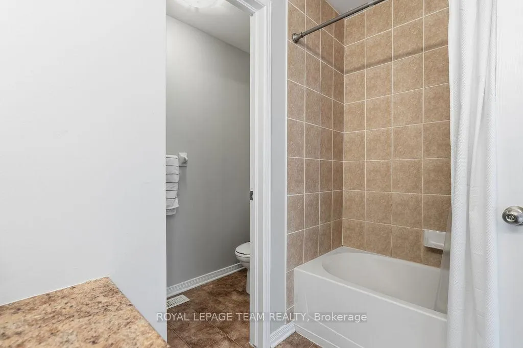 Photo 42 of 402 Sadar Private, Ottawa, Barrhaven - Cedargrove/Fraserdale — HOMEH