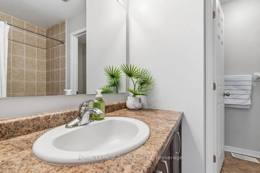 Photo 43 of 402 Sadar Private, Ottawa, Barrhaven - Cedargrove/Fraserdale — HOMEH