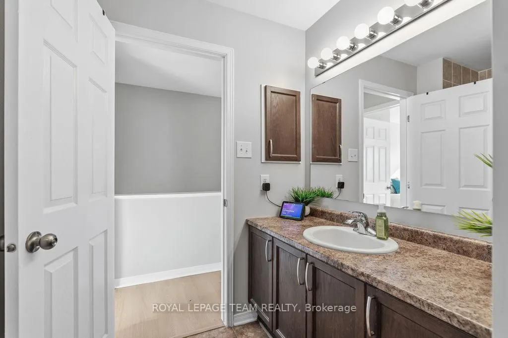 Photo 44 of 402 Sadar Private, Ottawa, Barrhaven - Cedargrove/Fraserdale — HOMEH