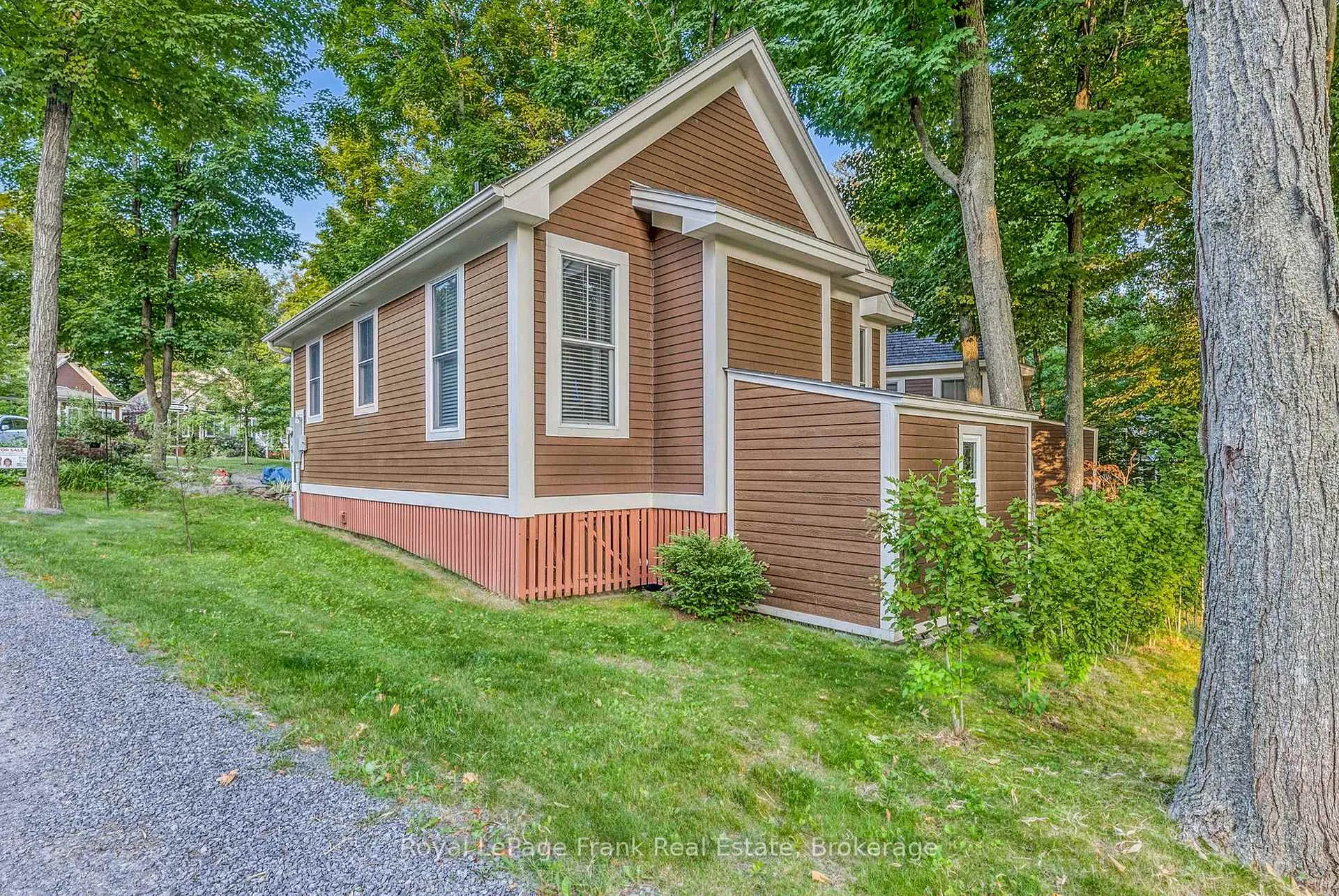 Photo 4 of Unit 129, 2 Chipmunk Lane, Prince Edward County, Athol Ward — HOMEH
