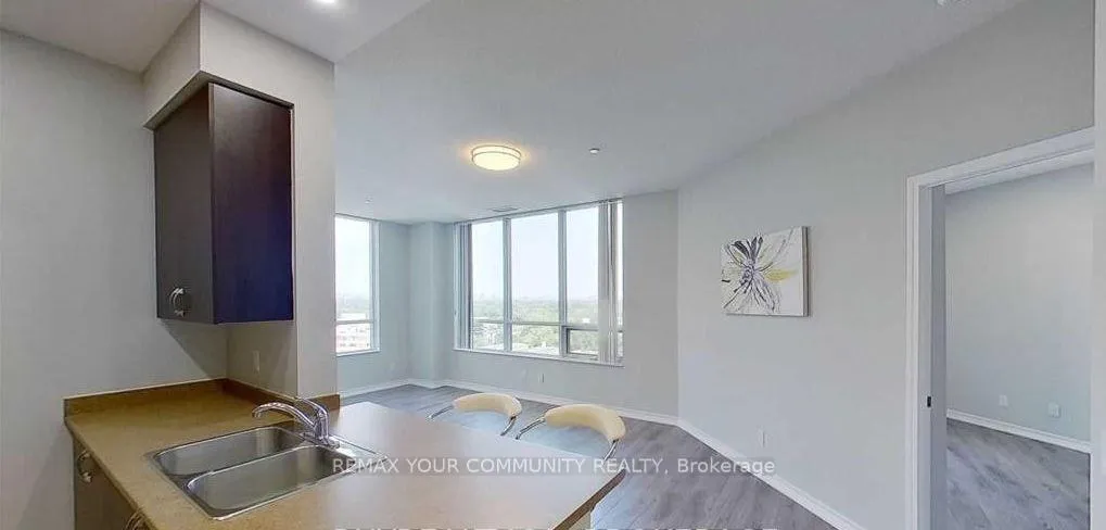 Photo 4 of Unit Ph03, 35 Saranac Boulevard, Toronto, Englemount-Lawrence — HOMEH