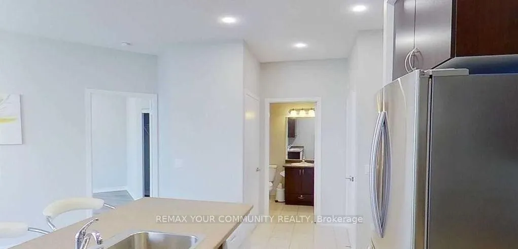 Photo 6 of Unit Ph03, 35 Saranac Boulevard, Toronto, Englemount-Lawrence — HOMEH