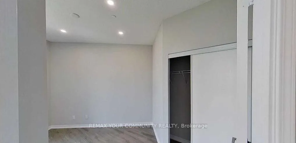 Photo 11 of Unit Ph03, 35 Saranac Boulevard, Toronto, Englemount-Lawrence — HOMEH