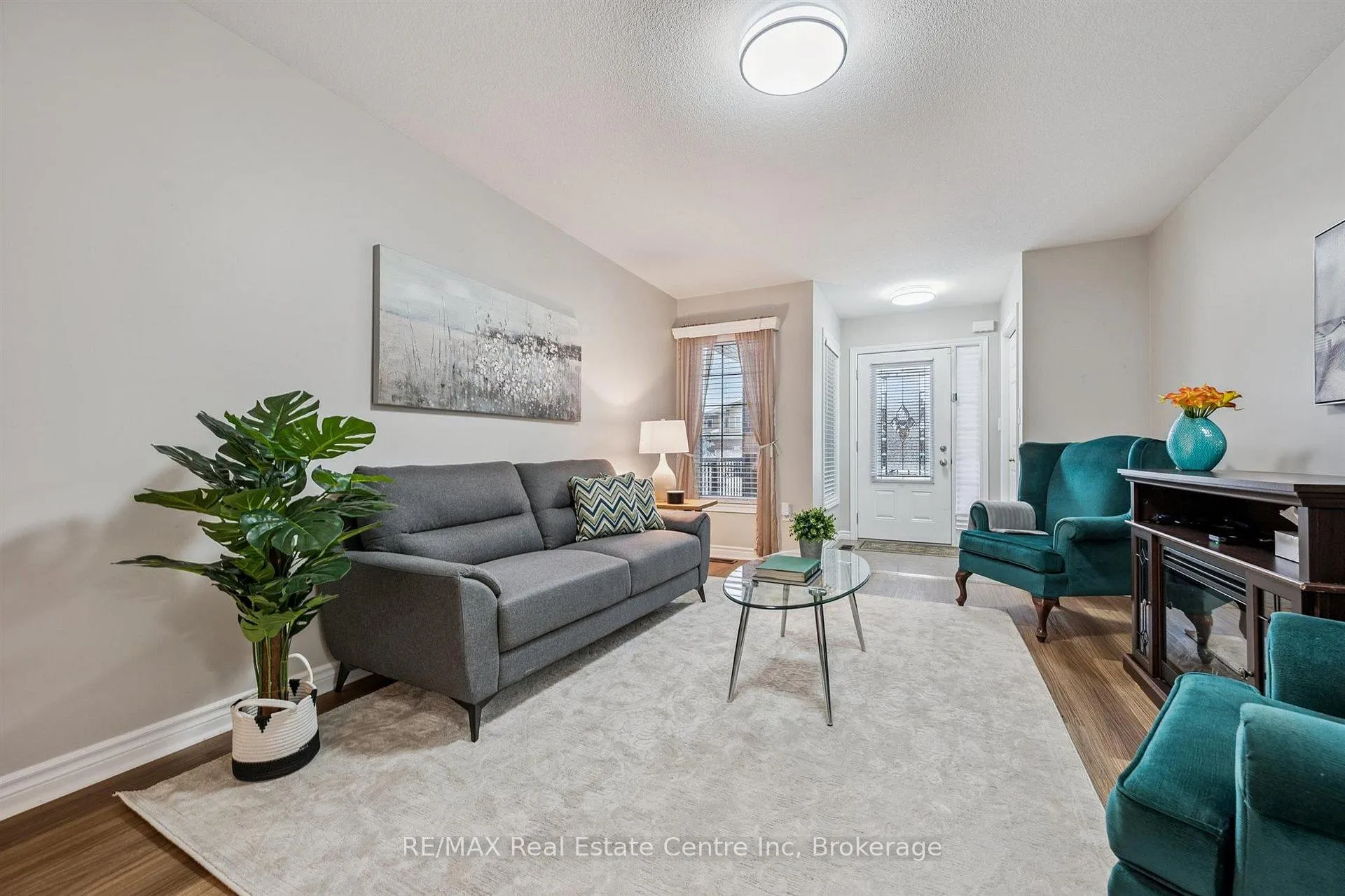 Photo 2 of 21 Wideman Boulevard, Guelph, Victoria North — HOMEH