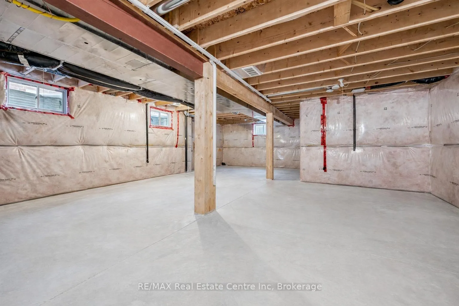 Photo 11 of 21 Wideman Boulevard, Guelph, Victoria North — HOMEH