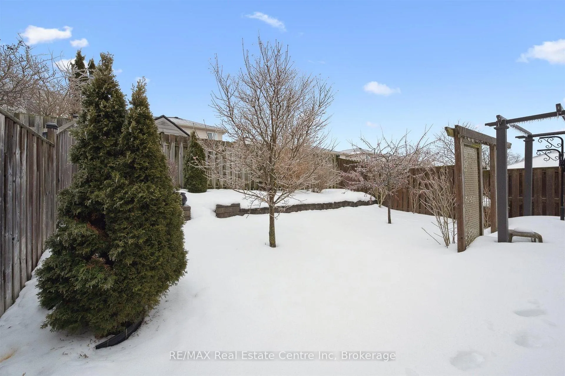Photo 13 of 21 Wideman Boulevard, Guelph, Victoria North — HOMEH