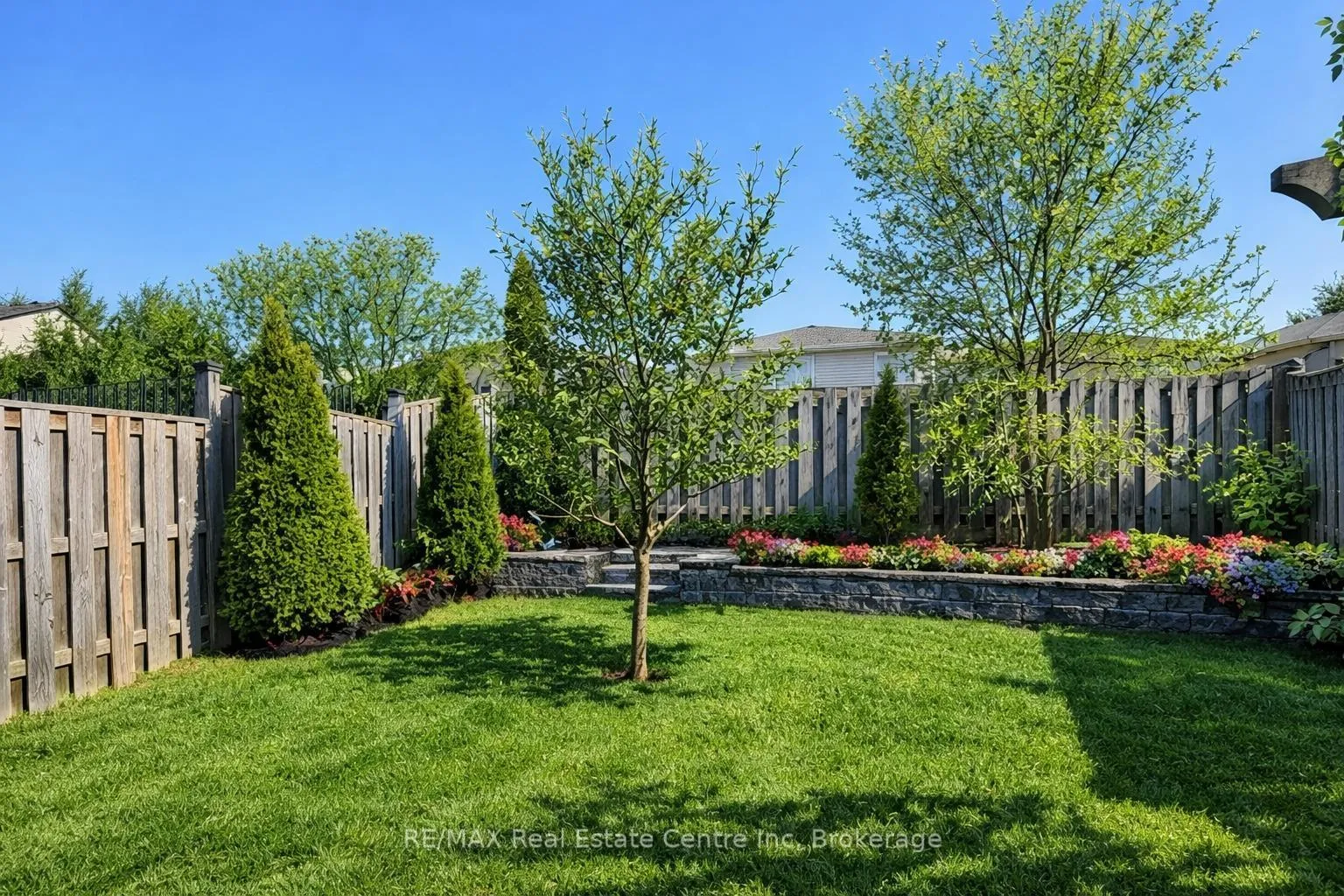 Photo 16 of 21 Wideman Boulevard, Guelph, Victoria North — HOMEH