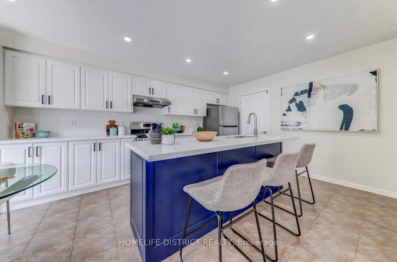 Photo 8 of 51 Seascape Crescent, Brampton, Bram East — HOMEH
