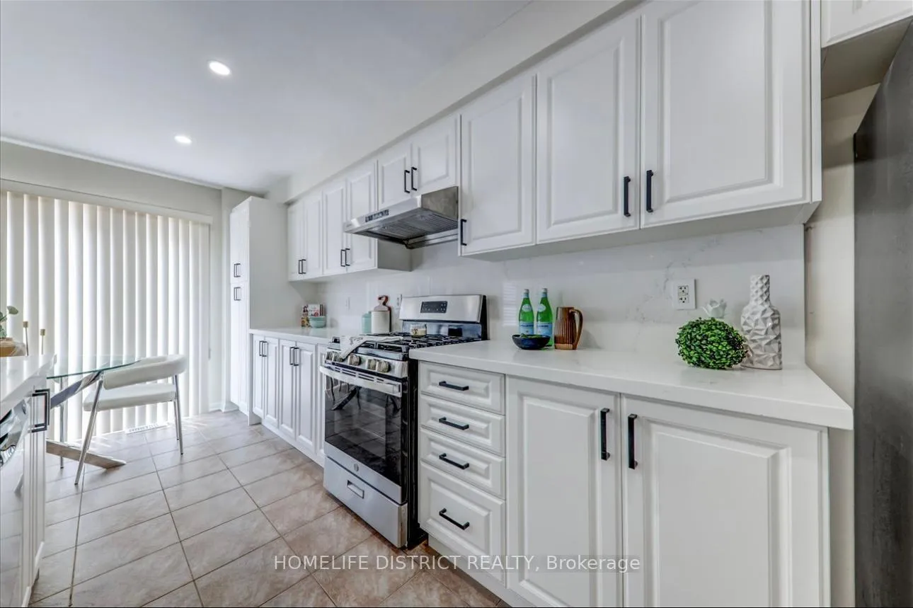 Photo 10 of 51 Seascape Crescent, Brampton, Bram East — HOMEH