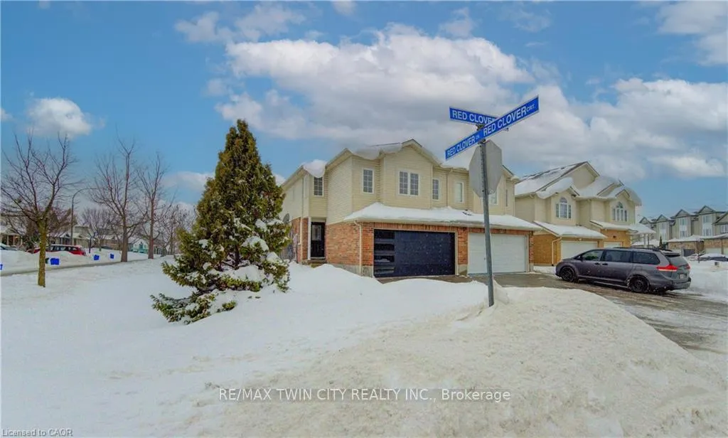 Photo 3 of 40 Red Clover Street E, Kitchener — HOMEH