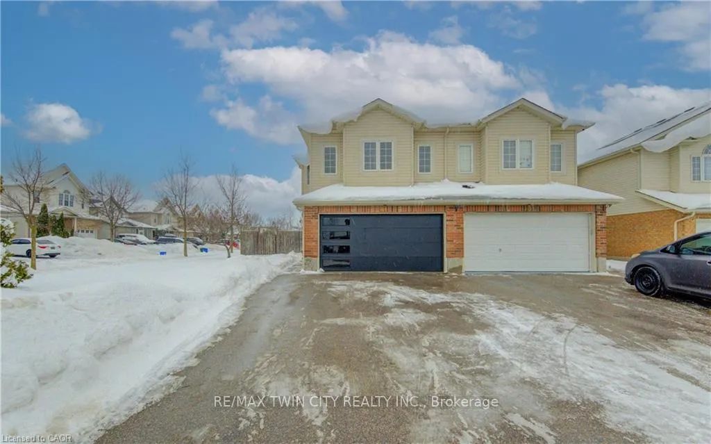Photo 5 of 40 Red Clover Street E, Kitchener — HOMEH