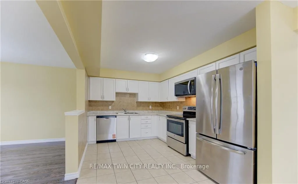 Photo 13 of 40 Red Clover Street E, Kitchener — HOMEH