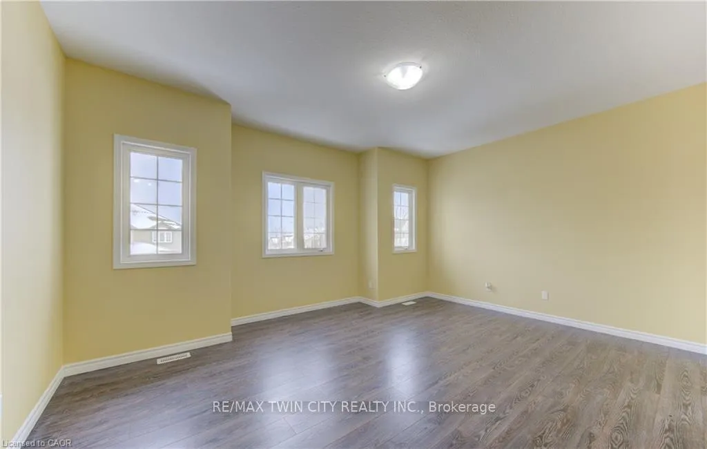 Photo 14 of 40 Red Clover Street E, Kitchener — HOMEH
