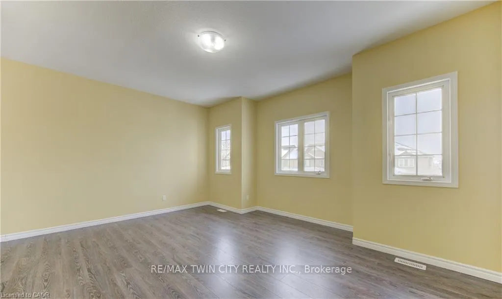 Photo 17 of 40 Red Clover Street E, Kitchener — HOMEH